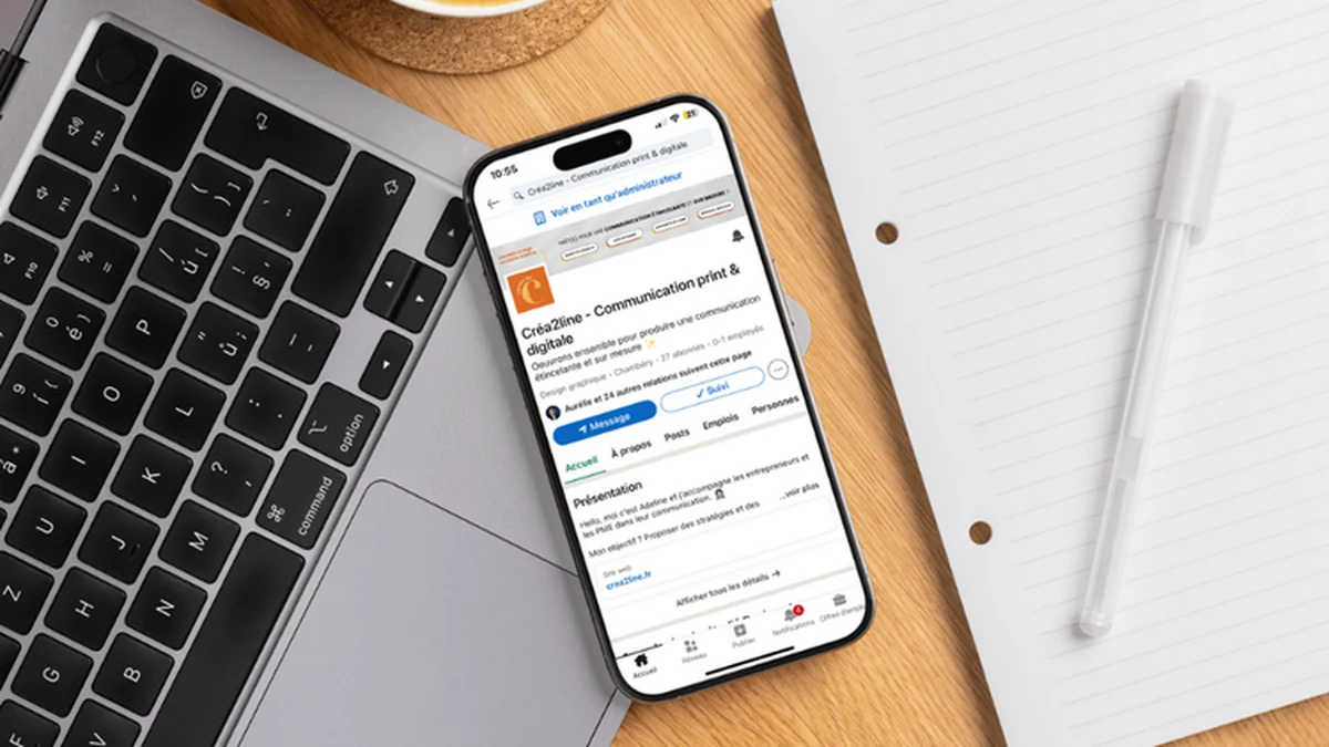 Smartphone affichant LinkedIn, réseau professionnel pour les PME