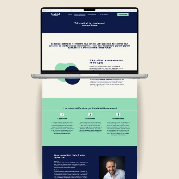 Site internet de Candidéal Recrutement sur ordinateur portable
